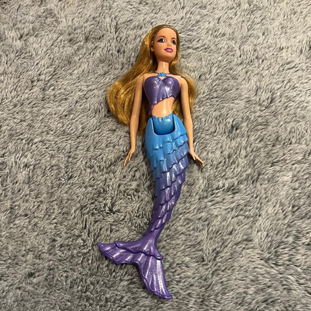 😈3/30$ 2009 Barbie A Mermaid Tale mermaid Summer Read